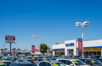 Atrakcyjne oferty na używane SUV-y: gdzie szukać okazji w komisach?